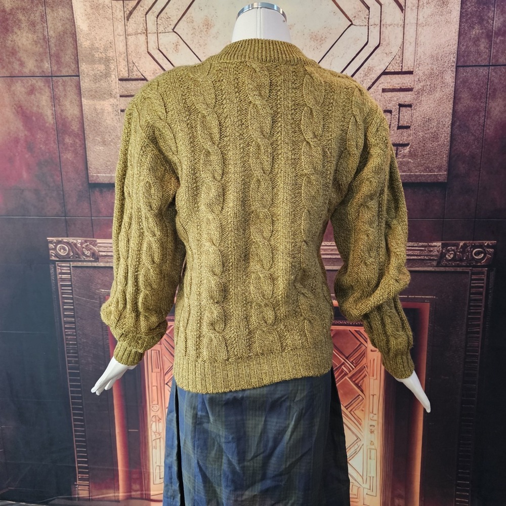 Vintage 1970s Sweater Pullover Cable Knit Mustard Yellow Wool Jantzen V-neckline - Picture 10 of 10